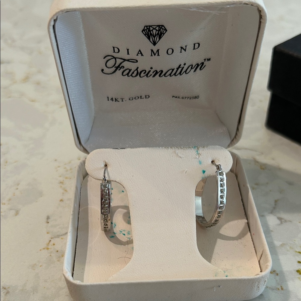14K White Gold Hoop Earrings